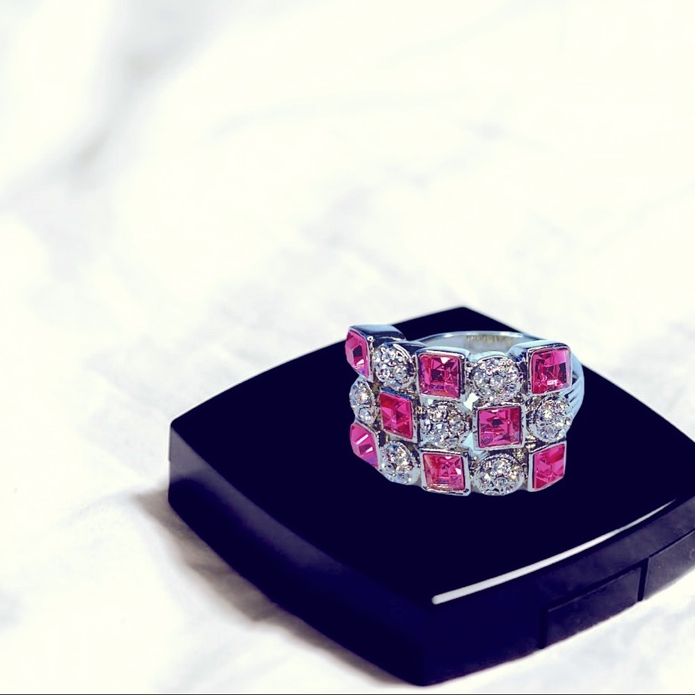 Ring 💍 Hot Pink 🌸 Size 9